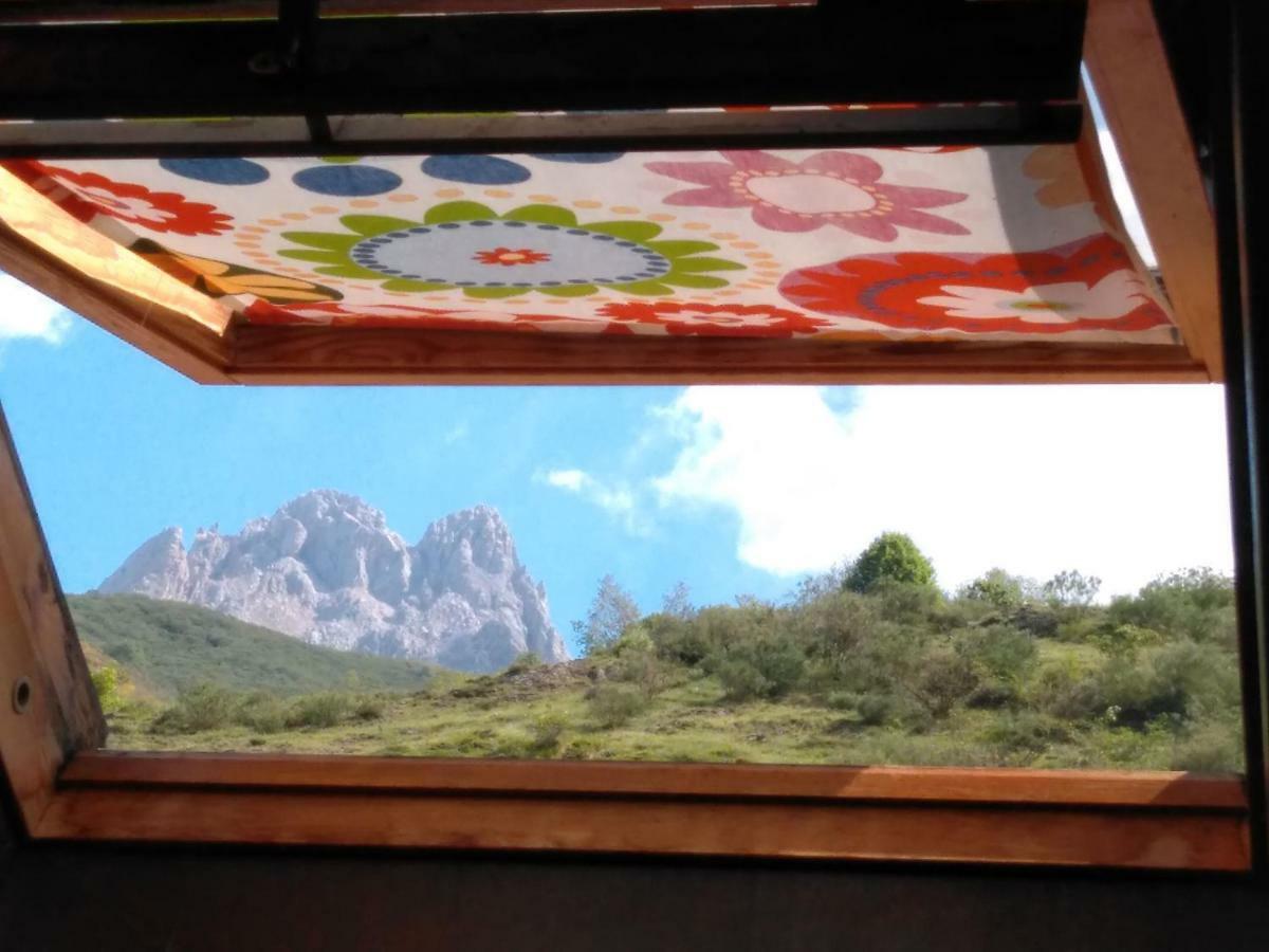 Refugio La Ardilla Real Hostel Posada de Valdeón Kültér fotó