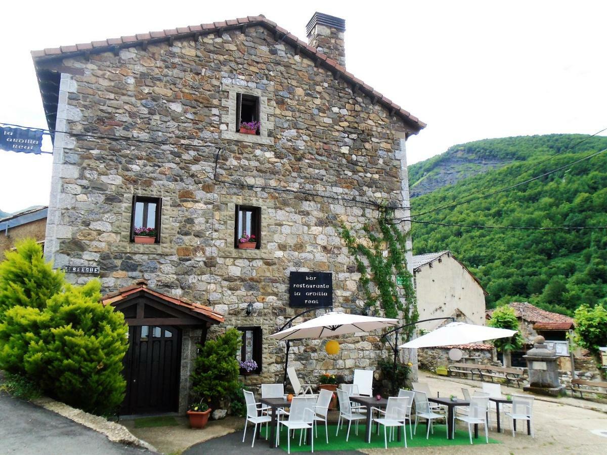 Refugio La Ardilla Real Hostel Posada de Valdeón Kültér fotó