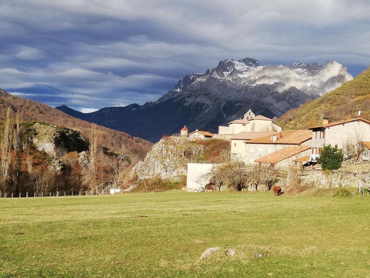 Refugio La Ardilla Real Hostel Posada de Valdeón Kültér fotó