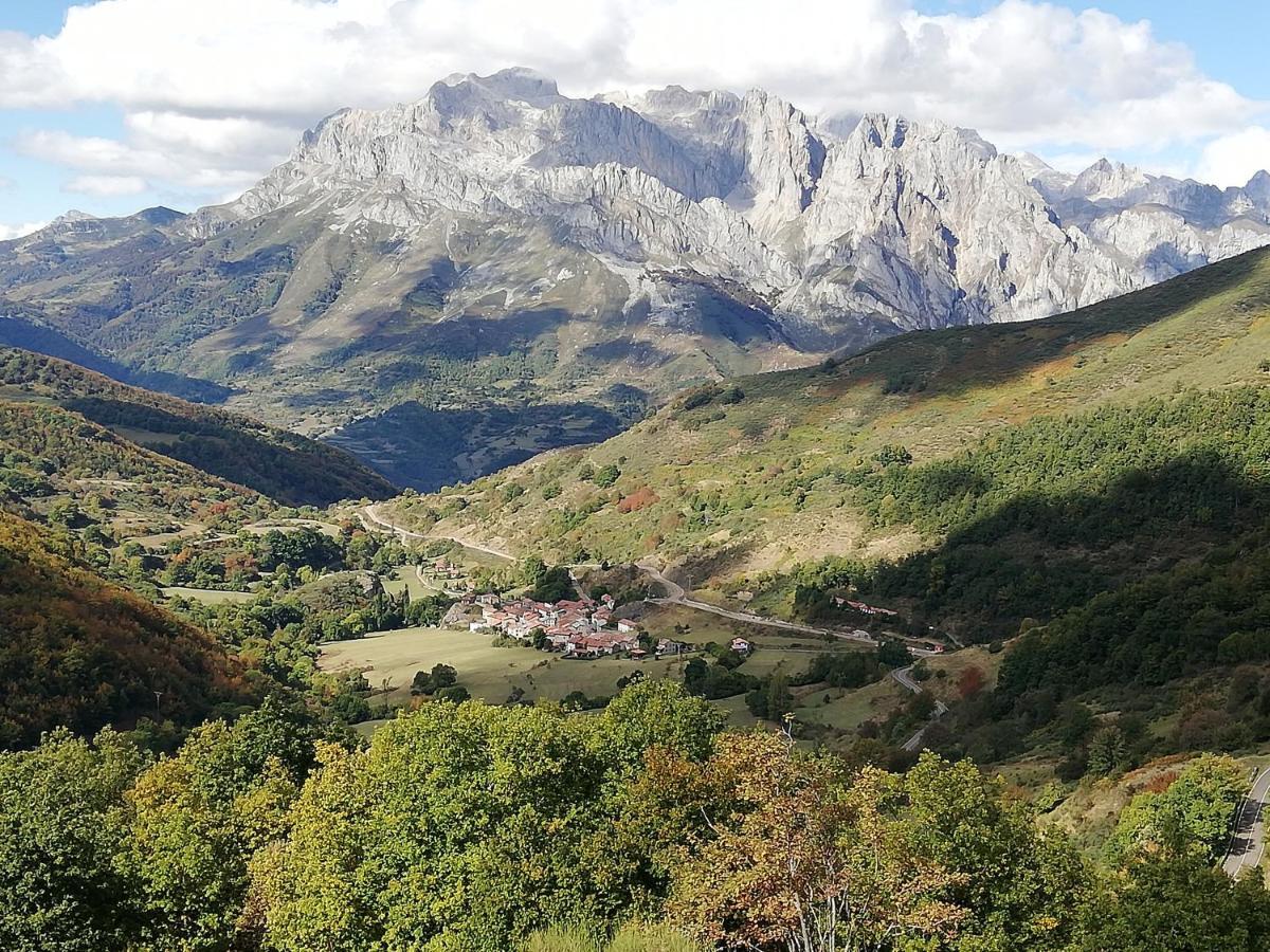 Refugio La Ardilla Real Hostel Posada de Valdeón Kültér fotó